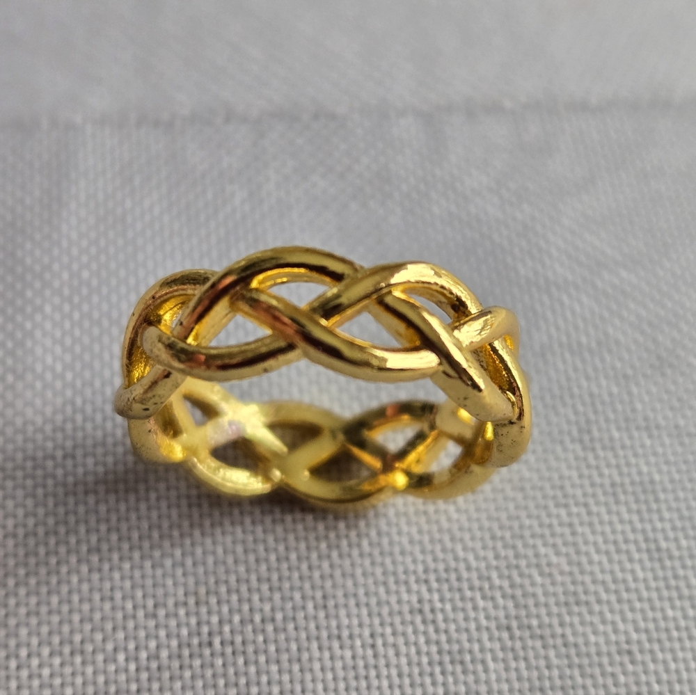 💖 New Pretty Yellow Gold Celtic Woven Ring Size 5 💖